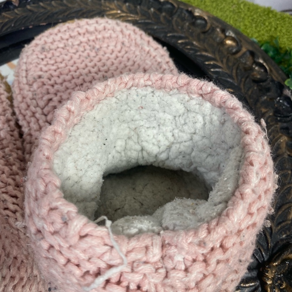 Women's Pink Knit Slippers - Picture 6 of 8